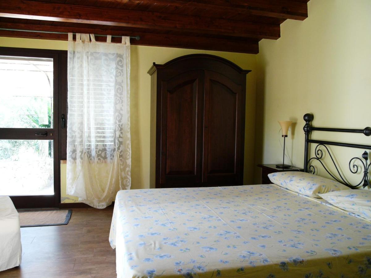 B&B Il Giardino Арбус Екстер'єр фото