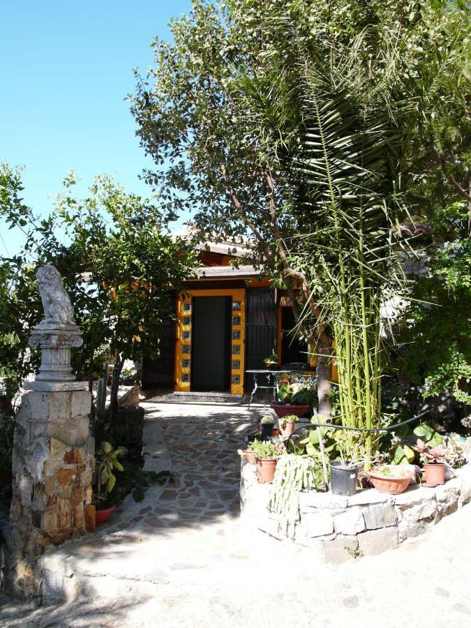 B&B Il Giardino Арбус Екстер'єр фото
